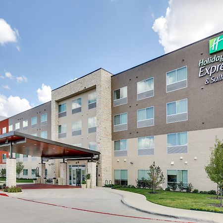 Holiday Inn Express & Suites Dallas Nw - Farmers Branch By Ihg Exterior photo