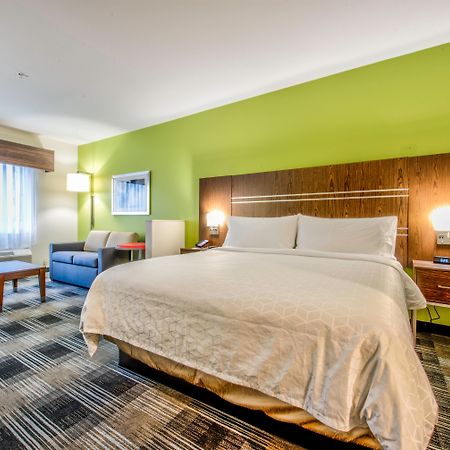 Holiday Inn Express & Suites Dallas Nw - Farmers Branch By Ihg Exterior photo