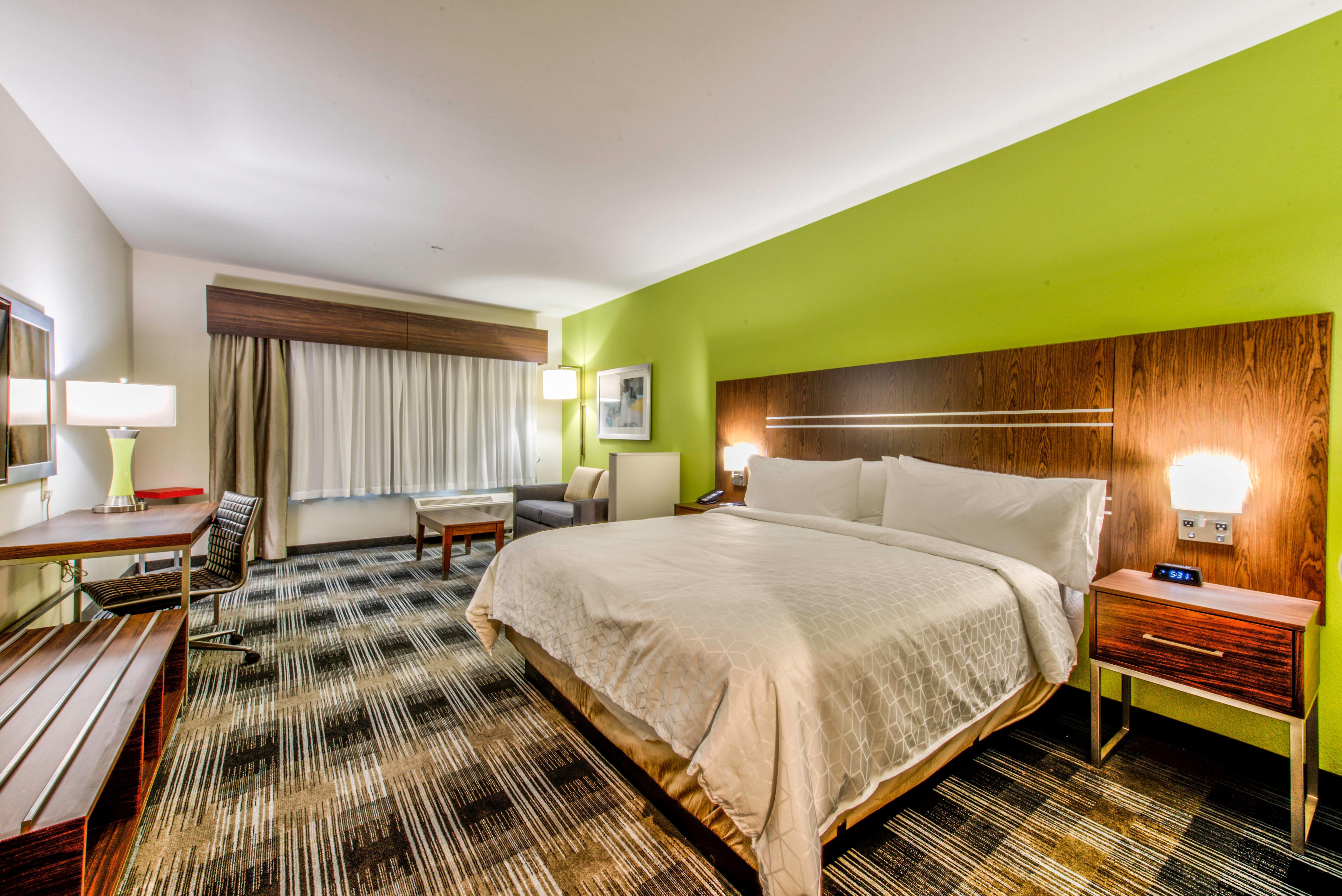 Holiday Inn Express & Suites Dallas Nw - Farmers Branch By Ihg Exterior photo