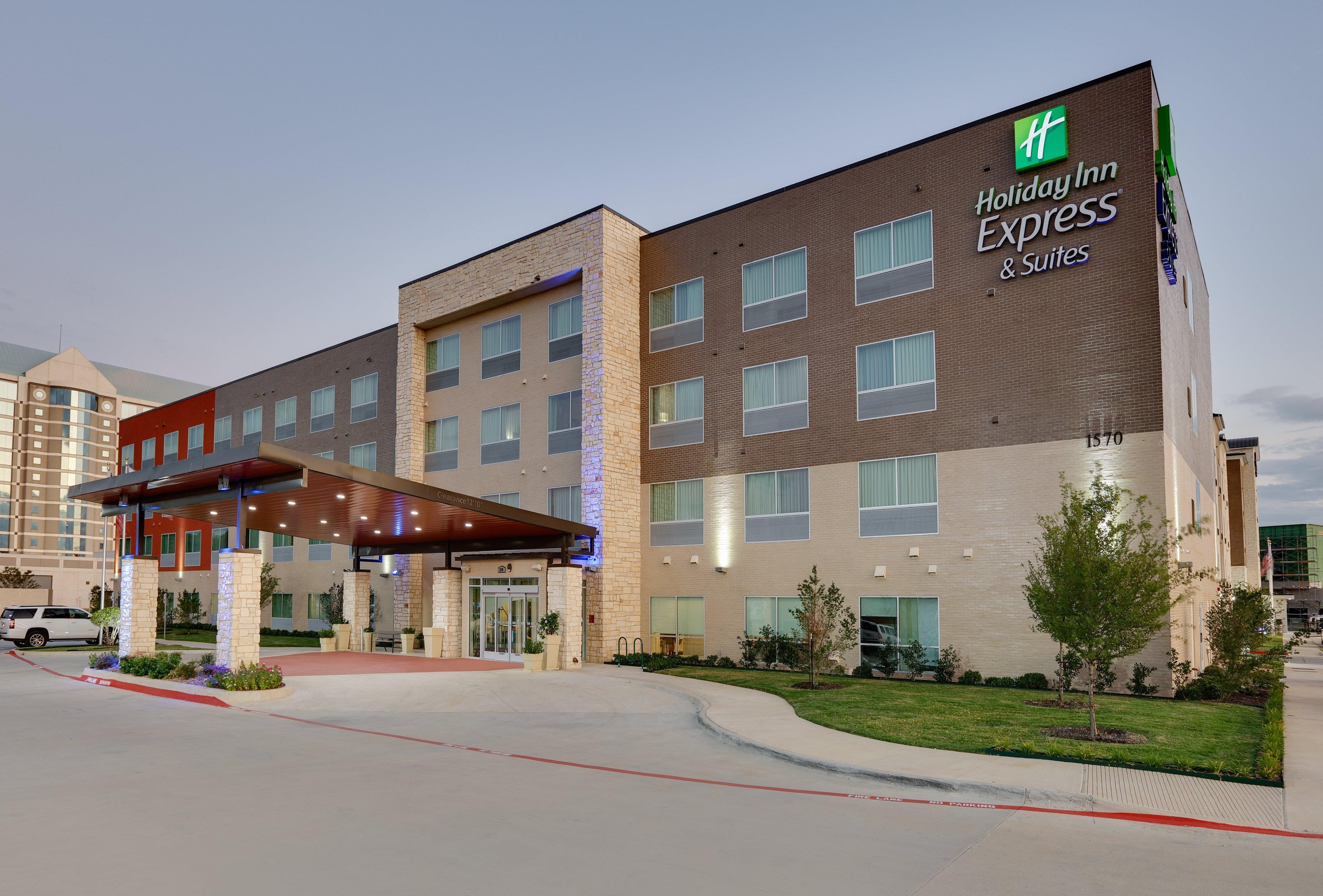 Holiday Inn Express & Suites Dallas Nw - Farmers Branch By Ihg Exterior photo