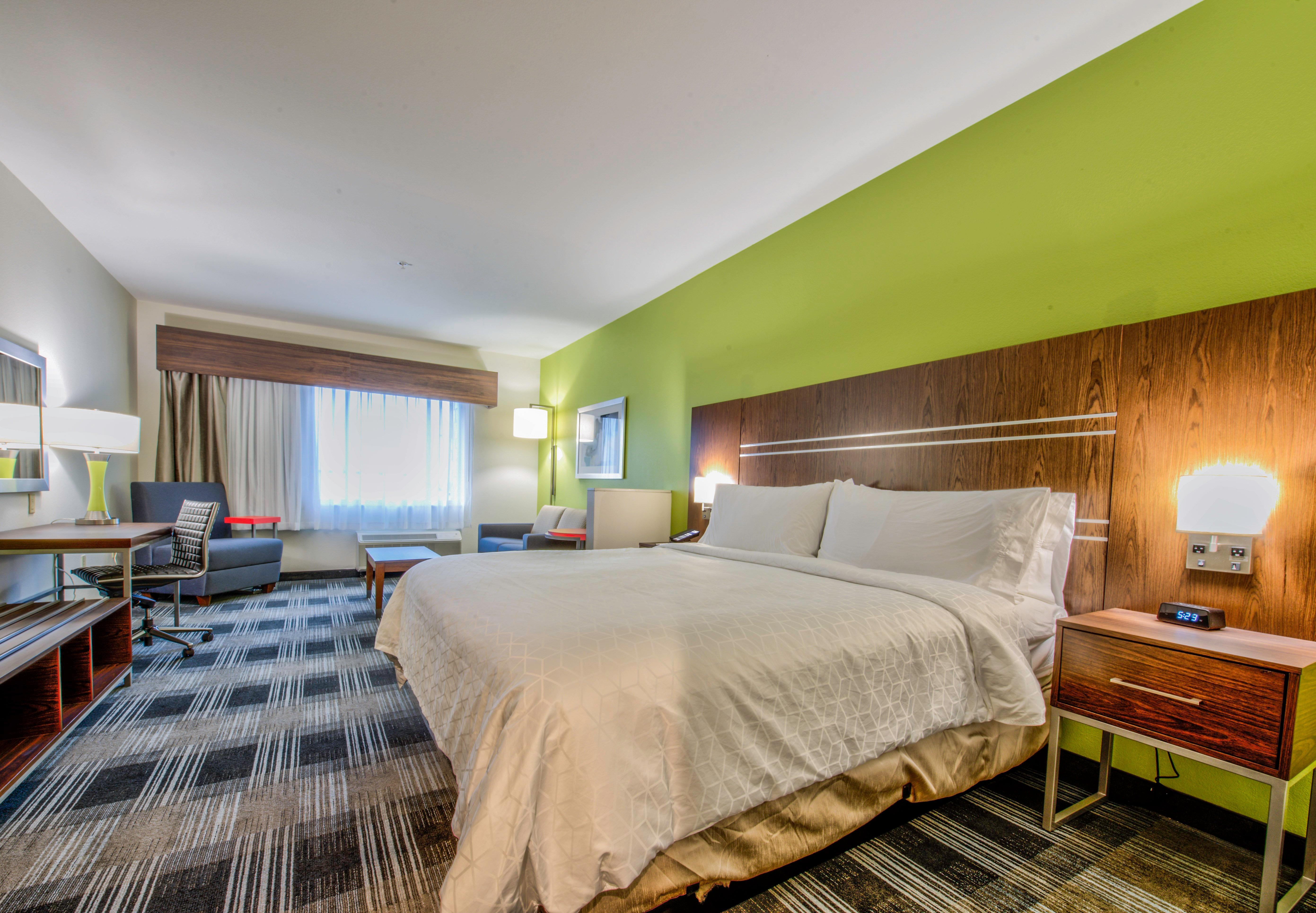 Holiday Inn Express & Suites Dallas Nw - Farmers Branch By Ihg Exterior photo