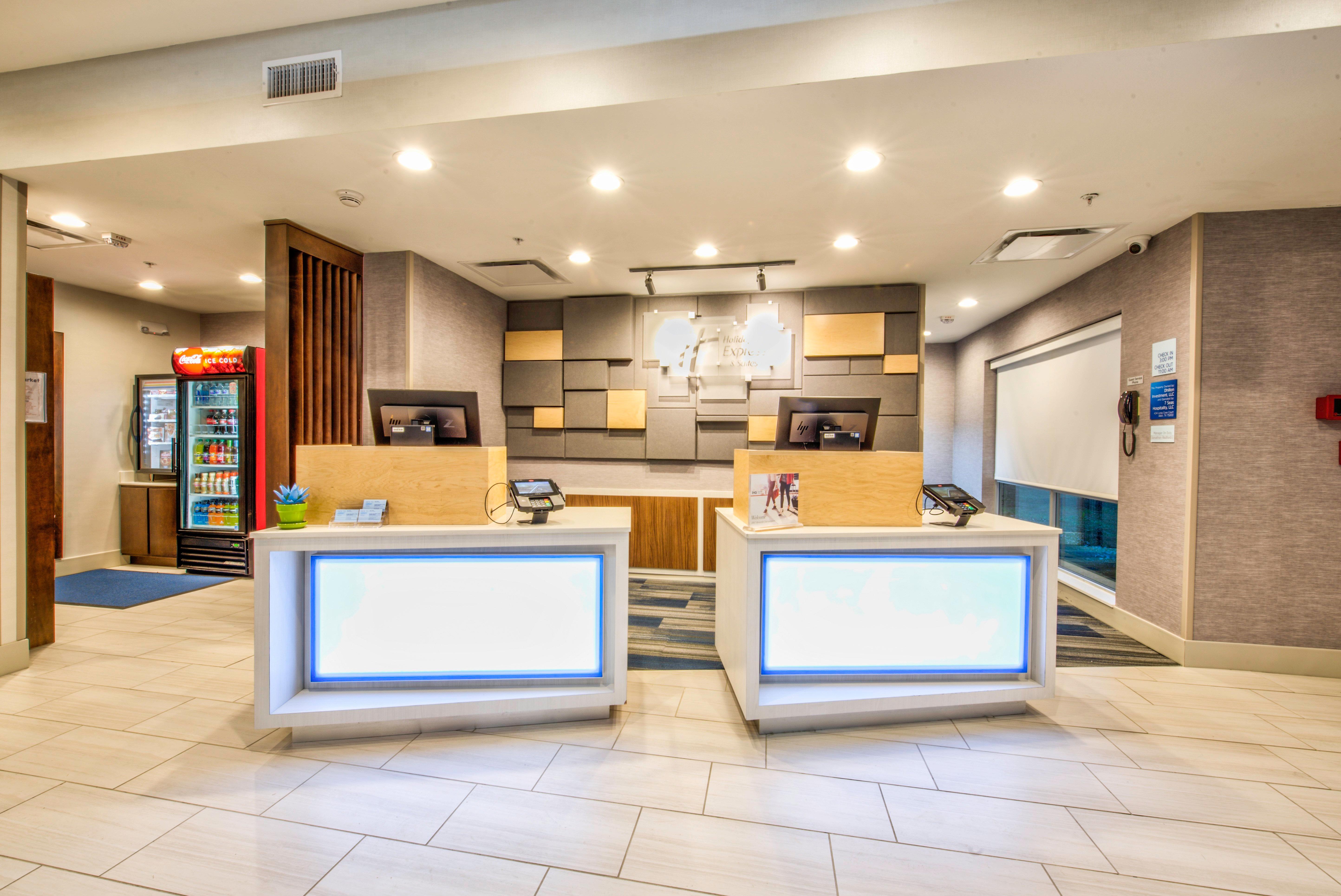 Holiday Inn Express & Suites Dallas Nw - Farmers Branch By Ihg Exterior photo