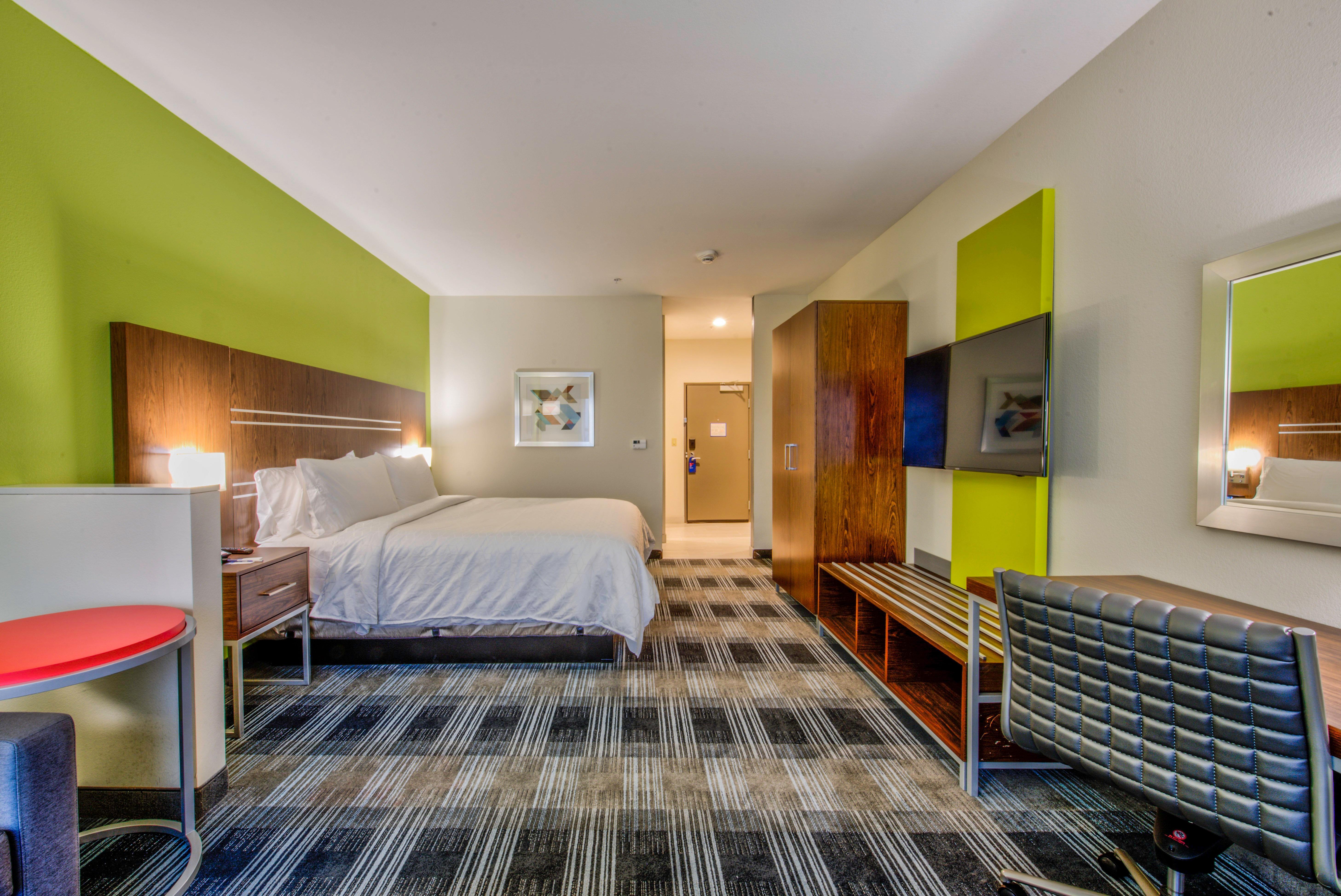 Holiday Inn Express & Suites Dallas Nw - Farmers Branch By Ihg Exterior photo